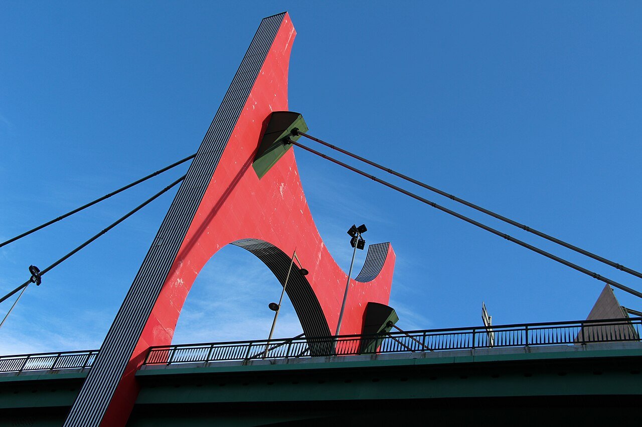 r2 guggenheim bilbao arcos rojos bilbao