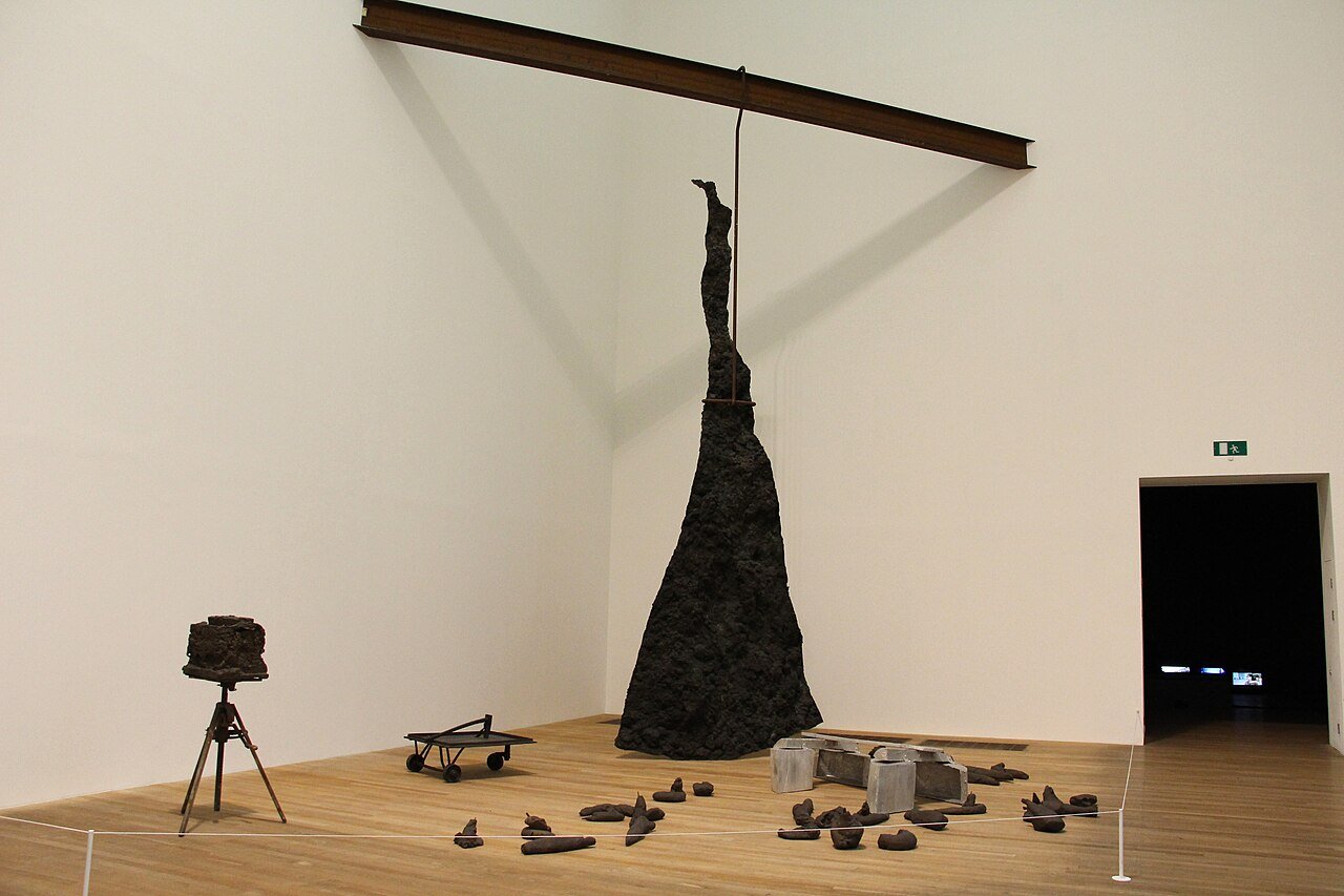 r2 guggenheim bilbao lightning stag beuys r2 guggenheim bilbao lightning stag beuys